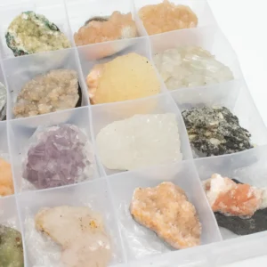 Mineralprovsset med indiska zeoliter i förvaringslåda - produktbild 5