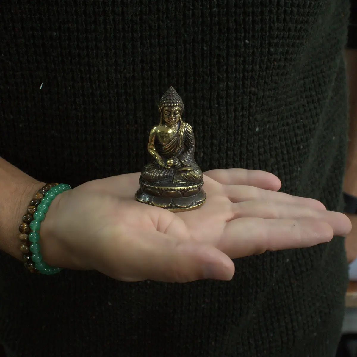 Miniatyr Buddhafigur i mässing sittande i meditation - produktbild 4