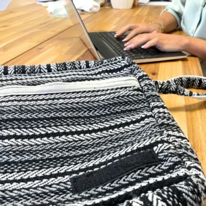 Mjuk laptopväska Banjara med grå ränder - produktbild 2