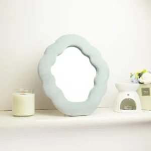 Mjuk vågig spegel i molnblå sammet 28x24x2,3 cm - produktbild 4