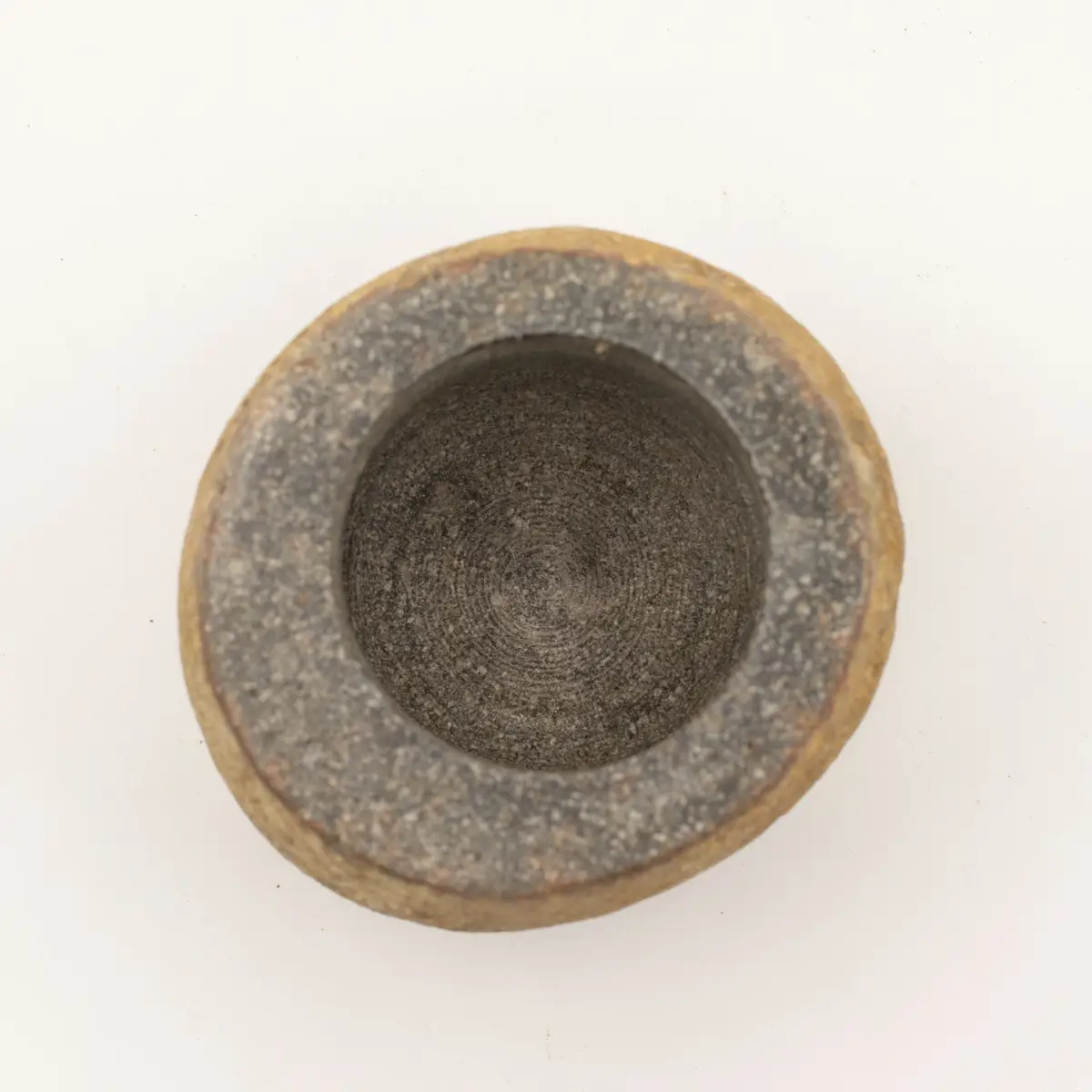 Mortel i natursten med stöt, liten (ca 9x7 cm) - produktbild 3