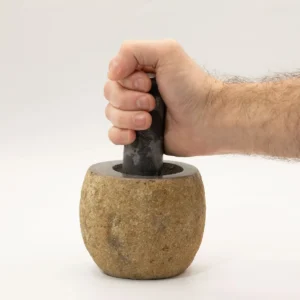 Mortel i natursten med stöt, liten (ca 9x7 cm) - produktbild 6