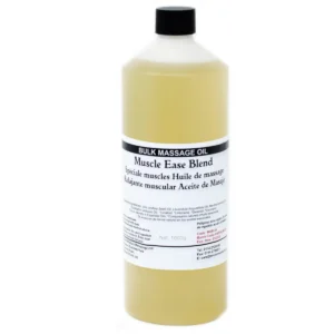 Flaska med Muscle Ease 1 kg massageolja med vit etikett och svart lock