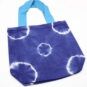 Naturlig batikfärgad bomullsväska med blå ringar 38x42x12 cm - produktbild 4