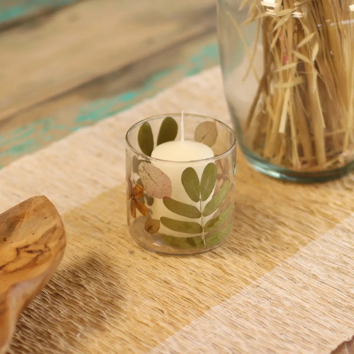 Naturlig glasljusstake med blommotiv 8x8 cm - produktbild 4
