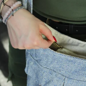 Naturnära tvåficka väska i denim, medium - produktbild 4