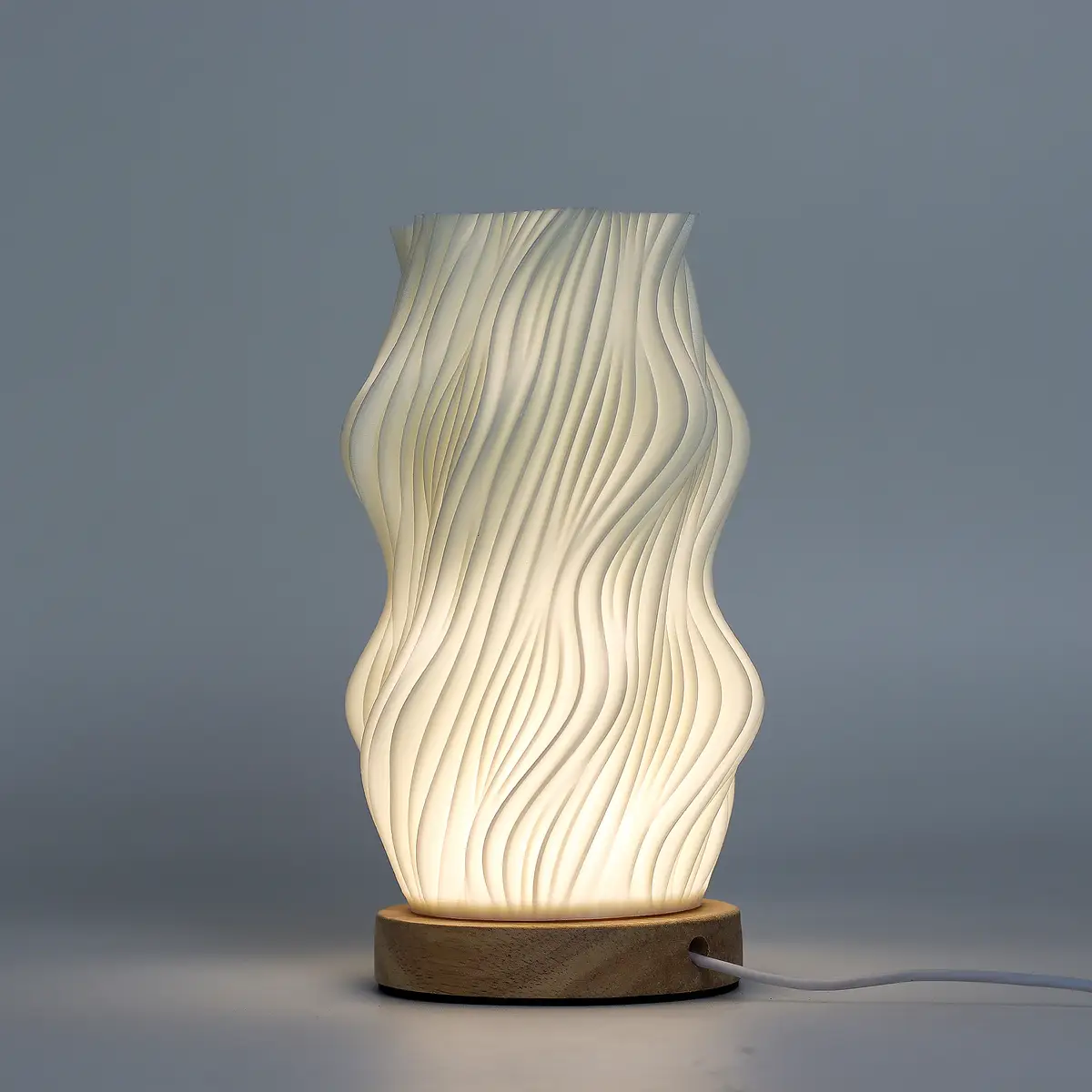 New Wave bordslampa med USB-C och tre ljuslägen Star Twisted - produktbild 2