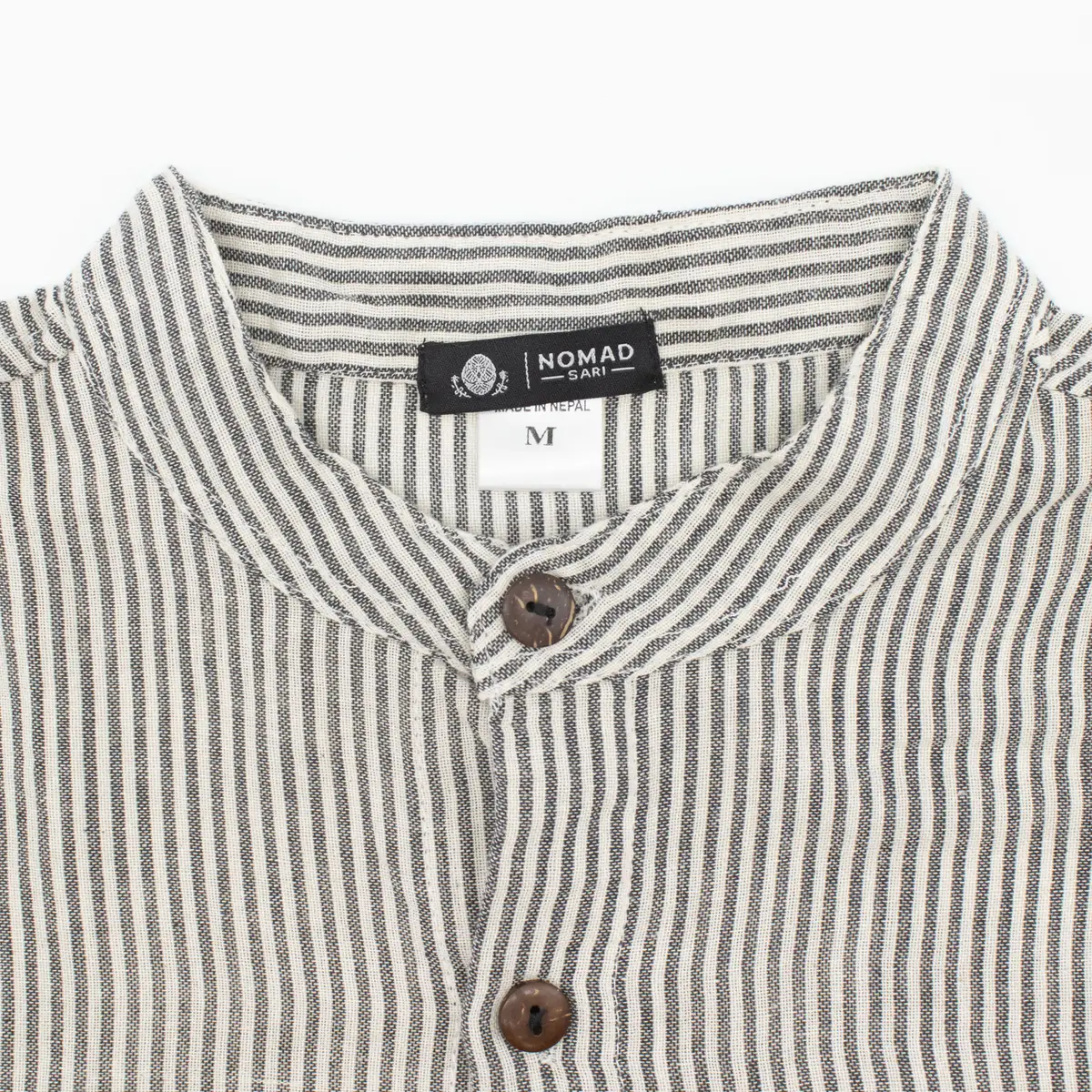 Nomad Sari Artisan-skjorta med ståkrage i grå sten, storlek Large - produktbild 4