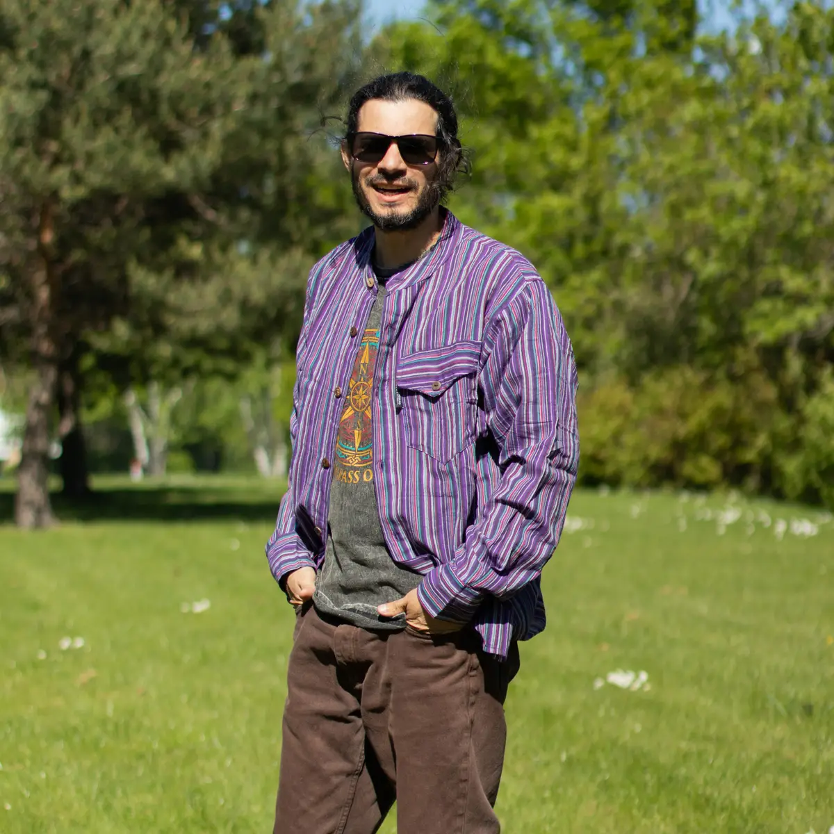 Nomad Sari Grandad-skjorta i svart och lila - produktbild 2