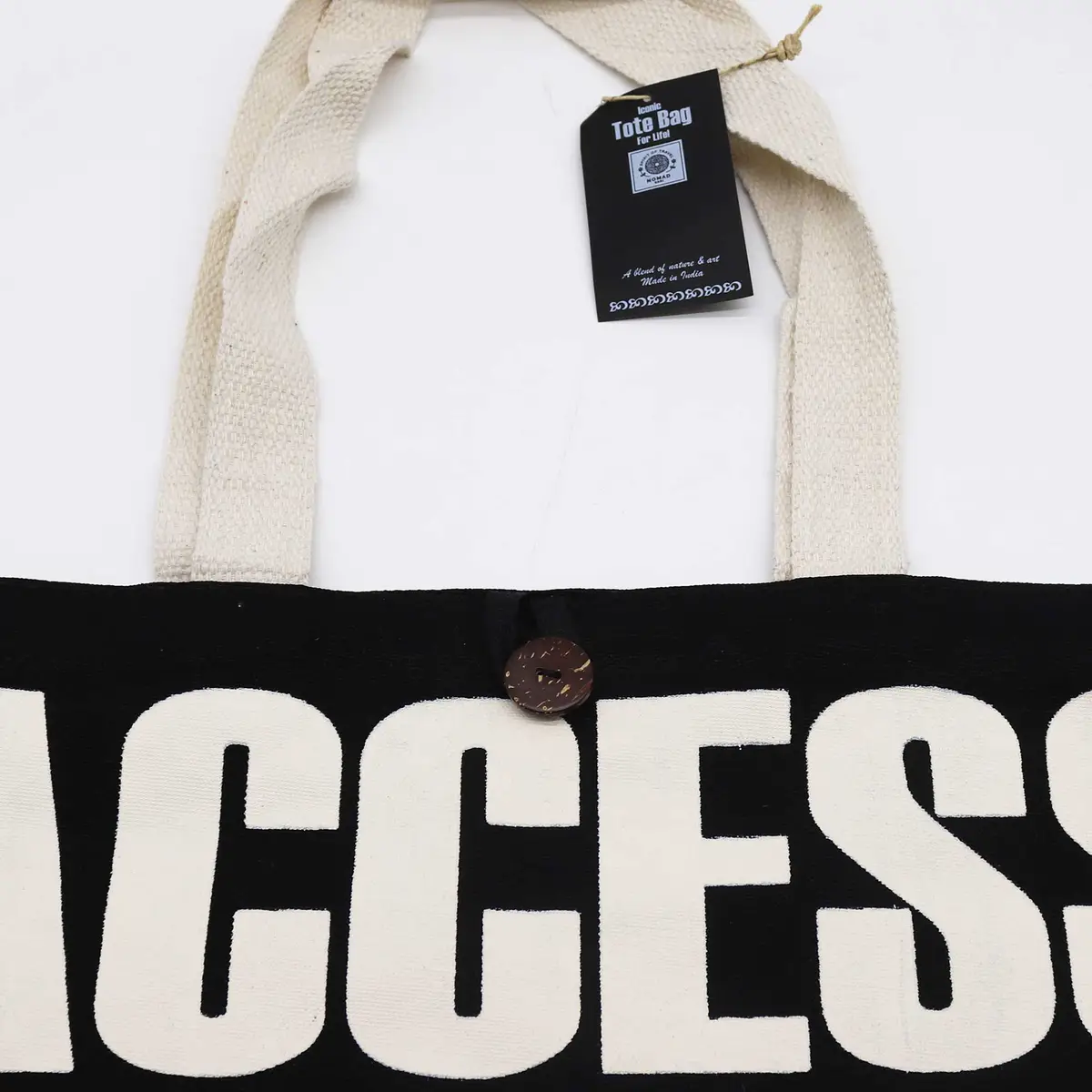 Nomad Sari ikonisk klassisk tygkasse Access All Areas svart och naturvit 10oz - produktbild 4