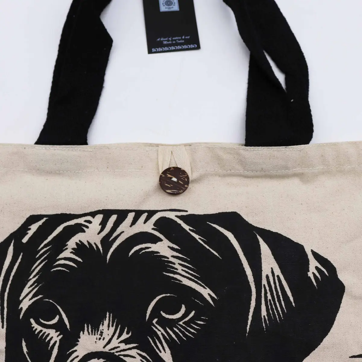 Nomad Sari ikonisk klassisk tygkasse med hundmotiv i vitt 10oz - produktbild 3