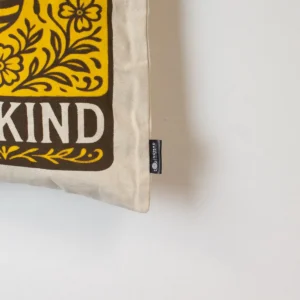 Nomad Sari ikonisk tygkasse med Bee Kind-motiv i naturlig bomull 10oz - produktbild 2
