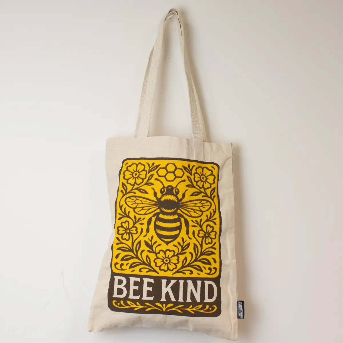 Naturlig bomullstygkasse med Bee Kind-tryck och långa handtag