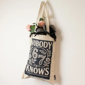 Nomad Sari ikonisk tygkasse med dragkedja – Nobody Knows 67 i naturfärgad bomull 10 oz - produktbild 4