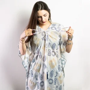Nomad Sari kaftan med grekiskt mönster i guld och blått - produktbild 5