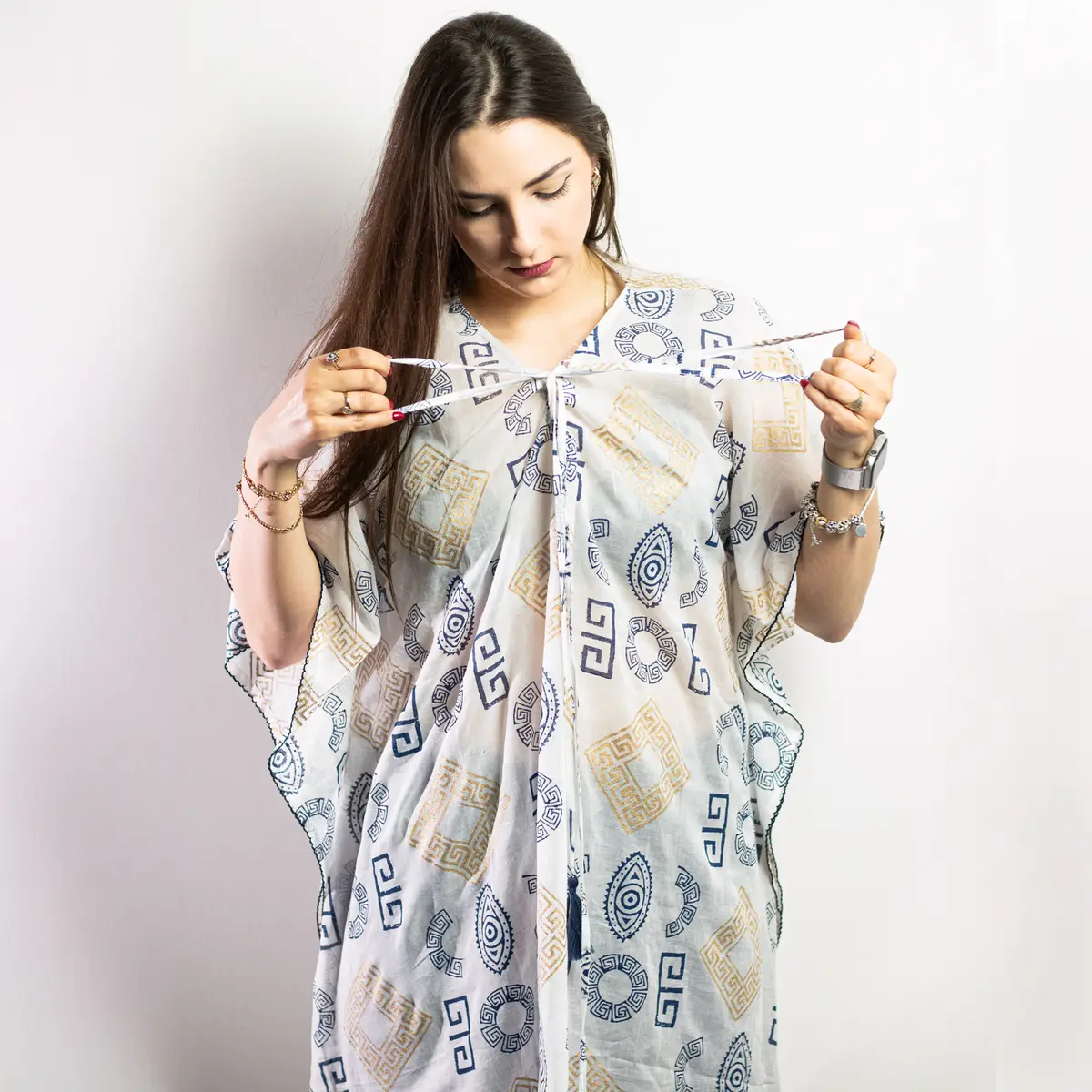 Nomad Sari kaftan med grekiskt mönster i guld och blått - produktbild 6