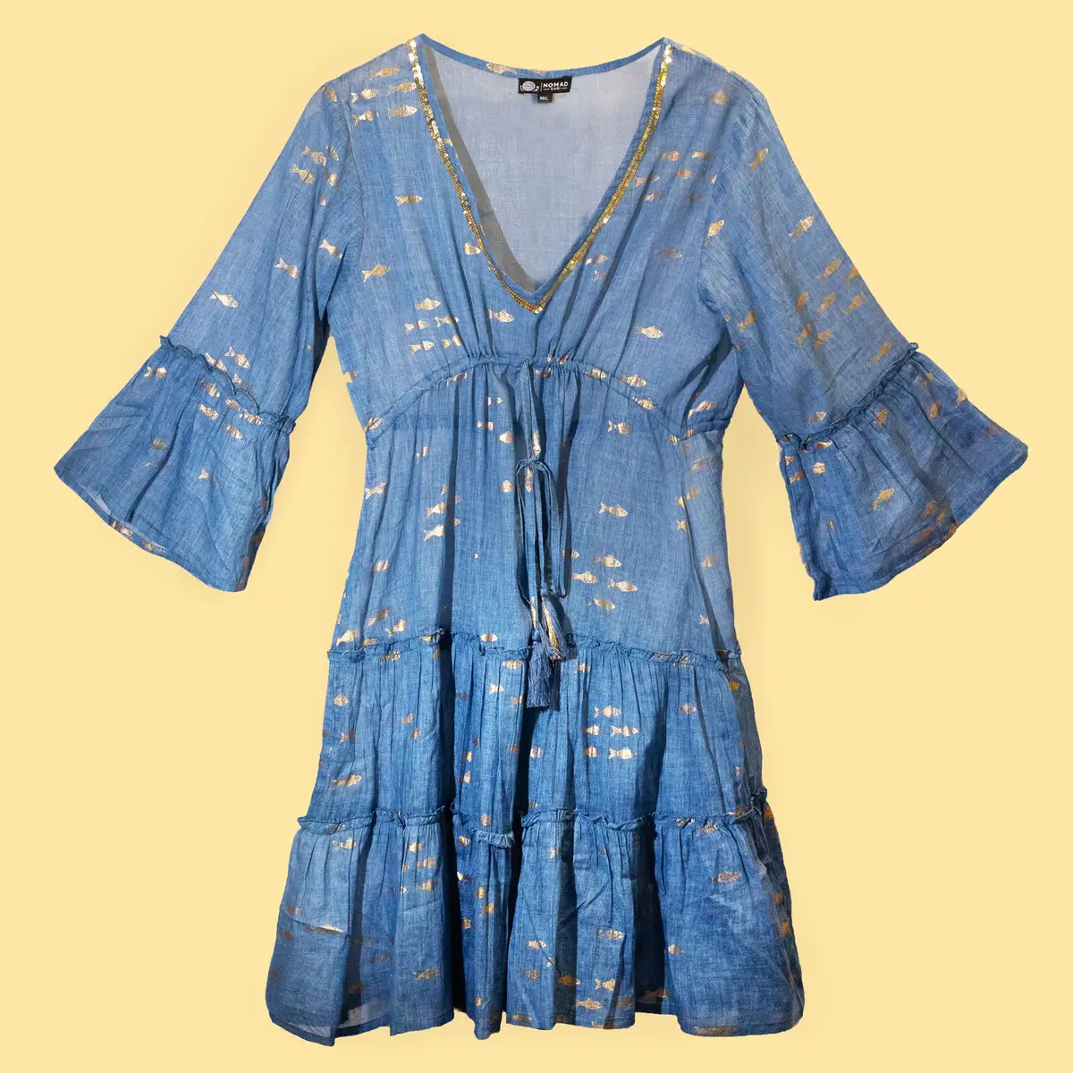 Nomad Sari sommarklänning med blått och guldigt fiskmönster M/L - produktbild 5