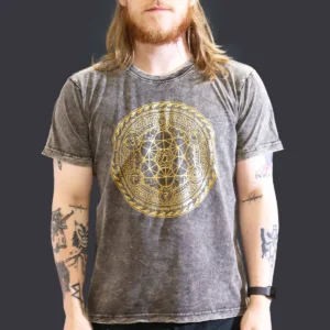 Mörkgrå stonewashed bomulls-T-shirt med guldigt chakra-tryck på bröstet