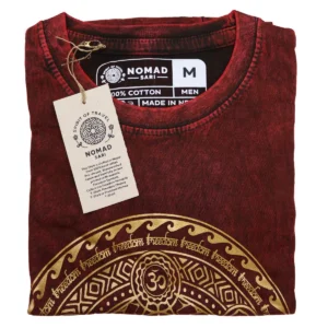 Nomad Sari Stonewashed bomulls-T-shirt med chakra-motiv i vinrött, storlek medium - produktbild 2