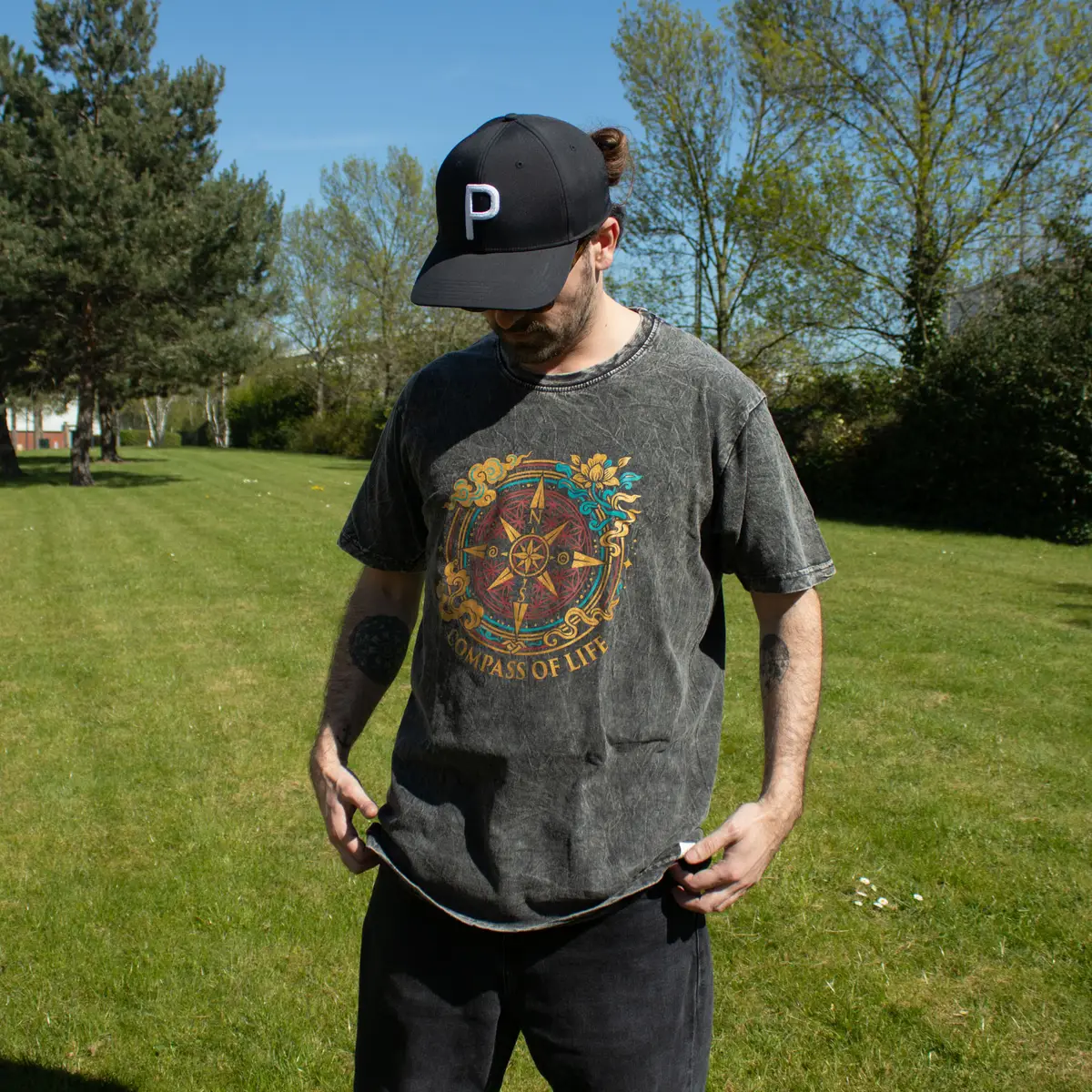 Nomad Sari Stonewashed bomulls-T-shirt med Compass of Life-motiv, kolgrå, storlek Large - produktbild 4