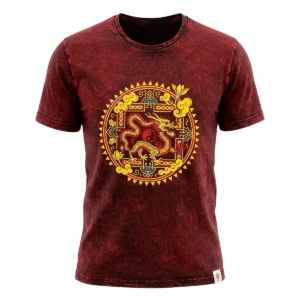 Vinröd stonewashed bomulls-T-shirt med guldröd drakmandala fram