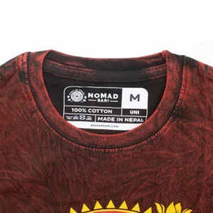 Nomad Sari Stonewashed bomulls-T-shirt med drakmandala i vinrött, storlek M - produktbild 10