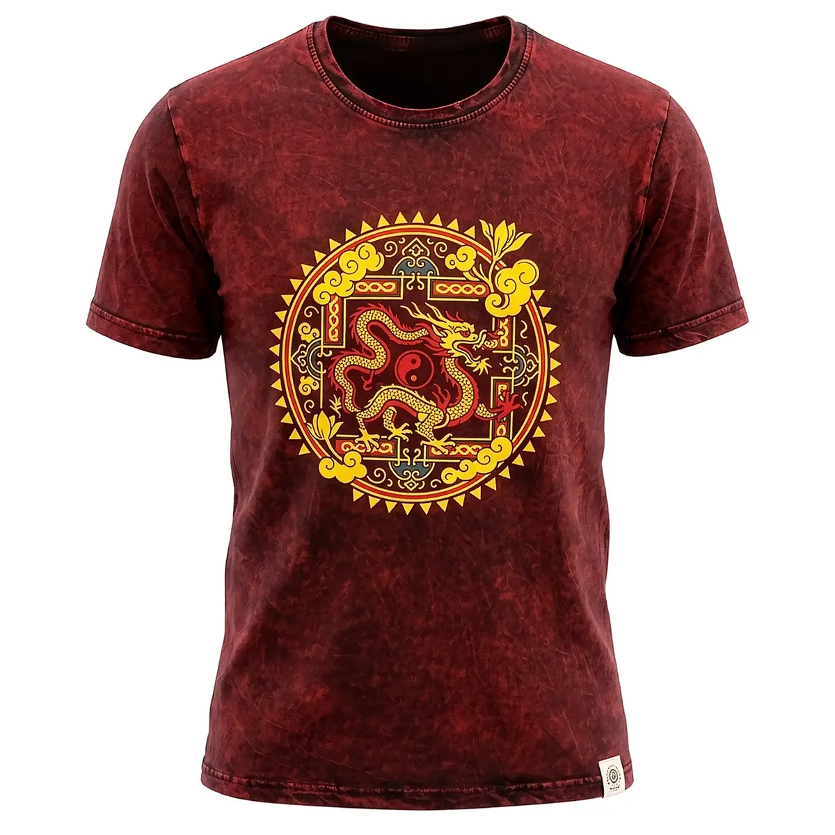 Vinröd stonewashed bomulls-T-shirt med gul och röd drakmandala på bröstet