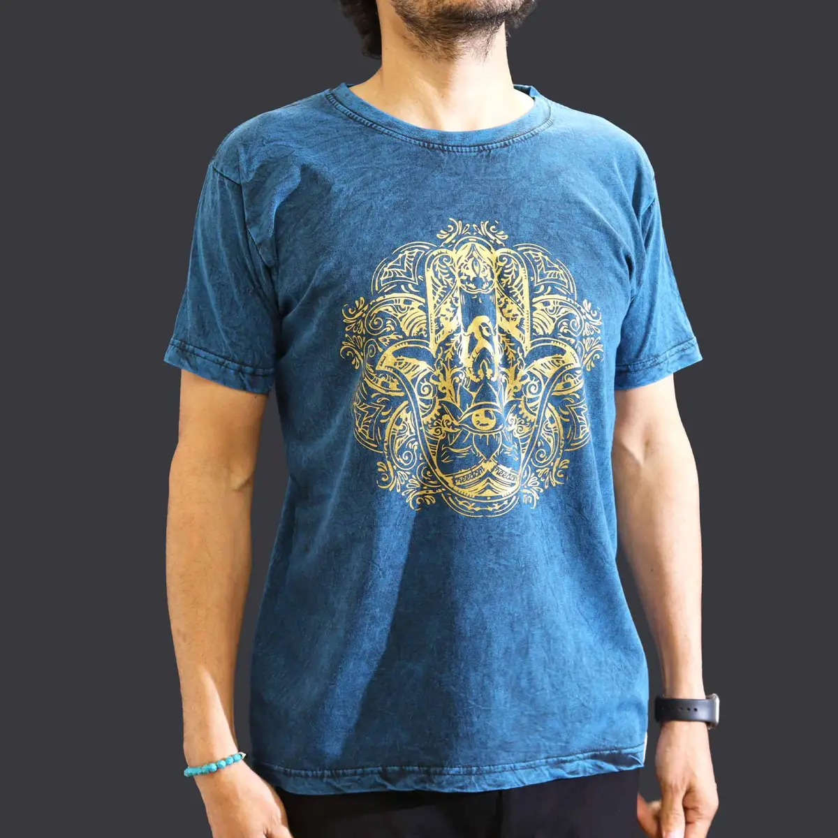 Nomad Sari Stonewashed bomulls-T-shirt med Hamsa-motiv i blått, storlek medium - produktbild 2