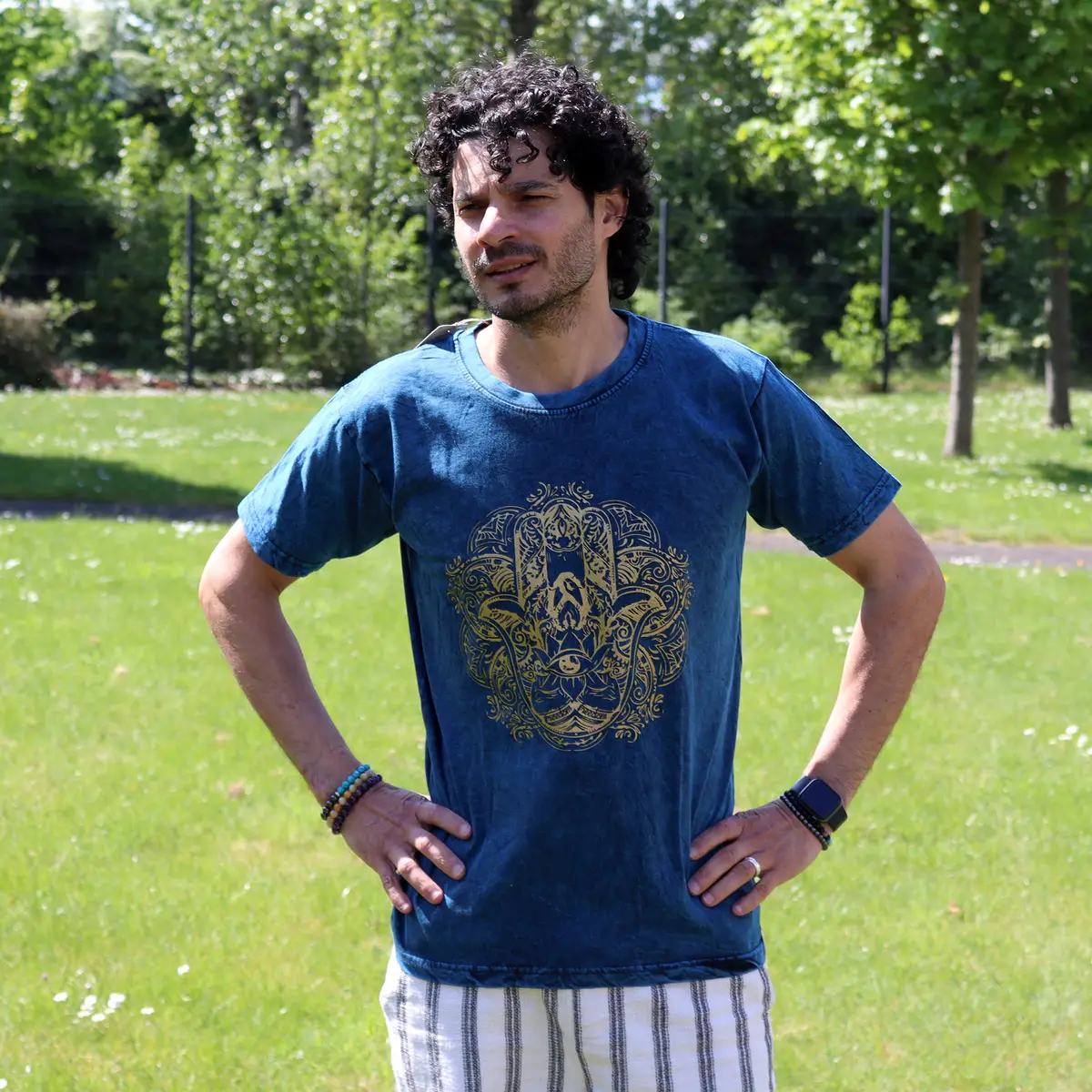 Nomad Sari Stonewashed bomulls-T-shirt med Hamsa-motiv i blått, storlek medium - produktbild 6