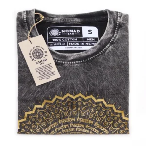 Nomad Sari Stonewashed bomulls-T-shirt med mandalamönster i mörkgrått - produktbild 3