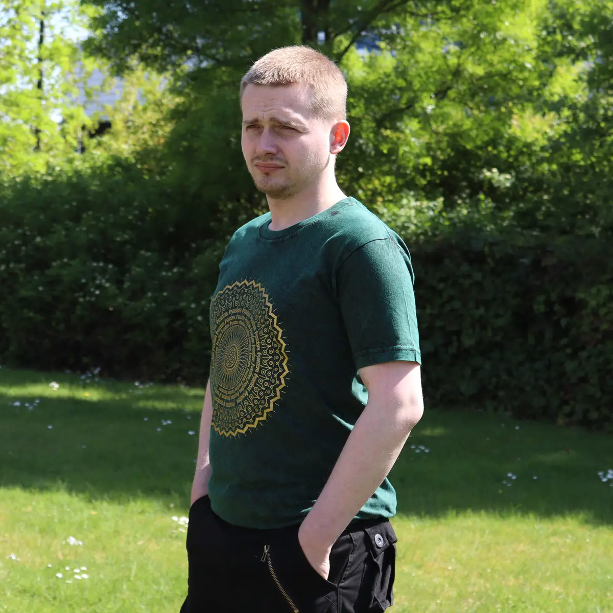 Nomad Sari Stonewashed bomulls-T-shirt med mandalamotiv i grön, small - produktbild 2