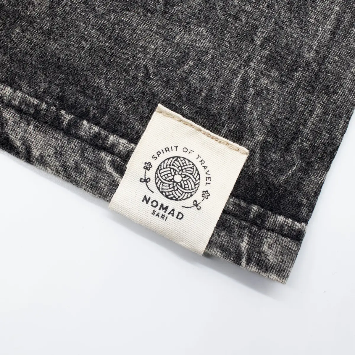 Nomad Sari Stonewashed bomulls-T-shirt med Rebel-tryck, kolgrå, small - produktbild 5