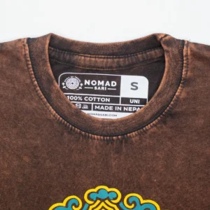 Nomad Sari stonewashed bomulls-T-shirt med sol- och zodiakmotiv brun - produktbild 3