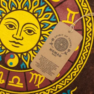 Nomad Sari Stonewashed bomulls-T-shirt med sol- och zodiakmotiv i brun färg - produktbild 5