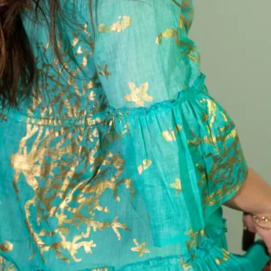 Nomad Sari turkos klänning med guldmönster i bomull - produktbild 5