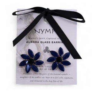 Nymph Aurora Glasörhängen i rostfritt stål med blå glasblommor - produktbild 5