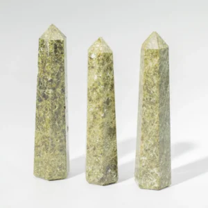 Obeliskformad ädelstensspets i epidot cirka 11 cm - produktbild 3