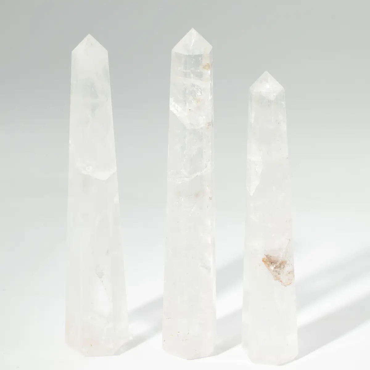Obeliskformad spets i bergkristall cirka 17 cm - produktbild 6