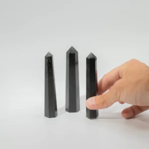 Obeliskformad spets i svart turmalin cirka 11 cm - produktbild 5