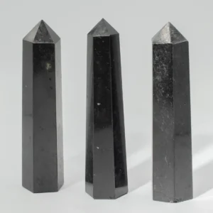 Obeliskformad spets i svart turmalin cirka 17 cm - produktbild 4