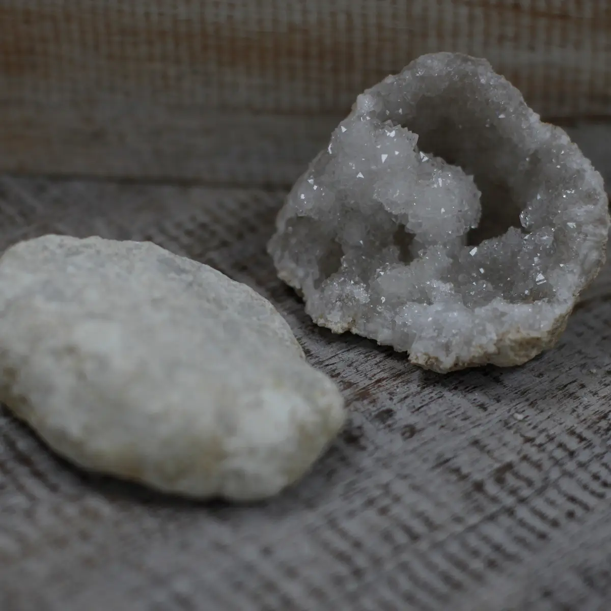 Oöppnad kalciumkarbonatgeod 6–9 cm - produktbild 3