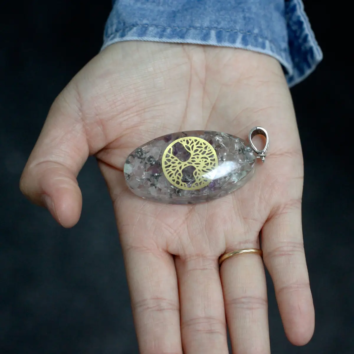 Orgonit-halsband med kraft och 7-stens chakra oval med trädmotiv - produktbild 2