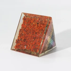 Orgonitpyramid med kopparstavar och 7 chakrastenar 7x6 cm - produktbild 4