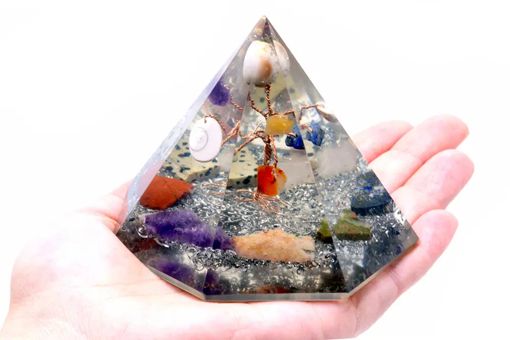 Orgonitpyramid med sju sidor och visdomsträd, 90 mm - produktbild 2