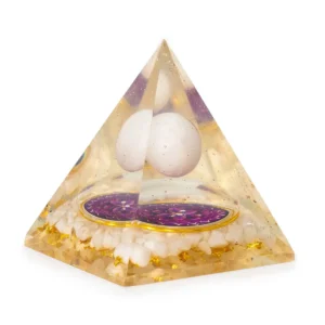 Orgonitpyramid med vit kvartsboll och kvartsbitar 7x6 cm - produktbild 3