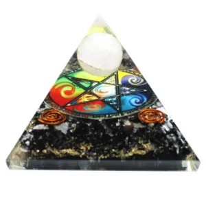 Orgonitpyramid i pentagonform med färgglad design och metallspån