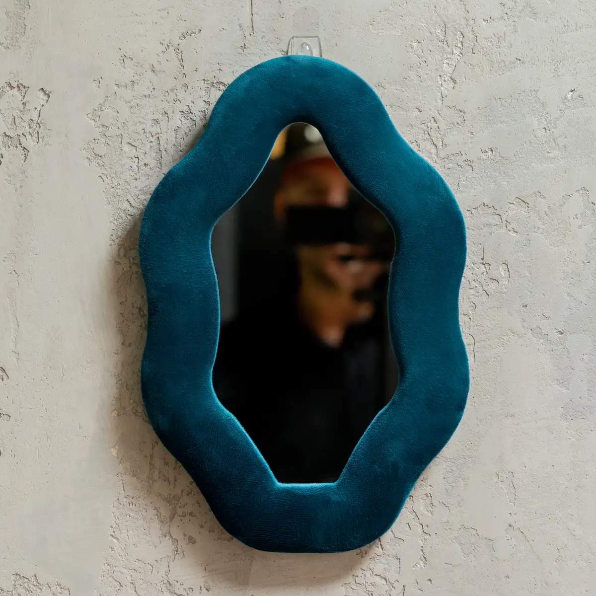 Oval spegel med mjuk sammet i teal 20,5 x 32,5 cm - produktbild 5