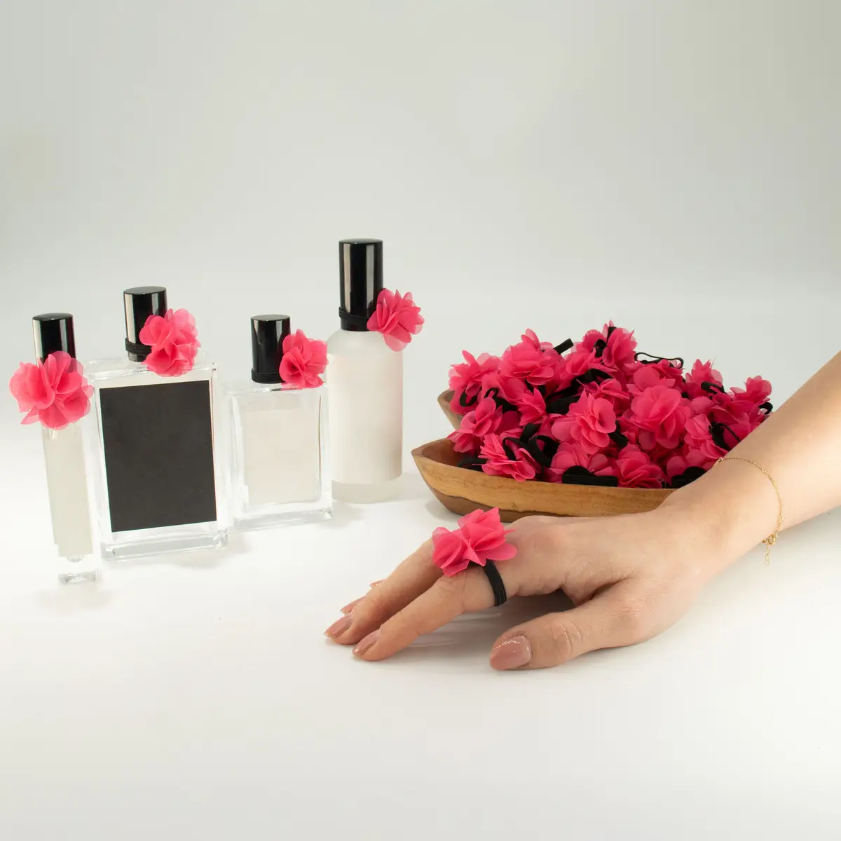 Parfymblomsterring i rosa chiffong - produktbild 2