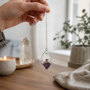 Pendel i ädelsten med livsljusdesign i ametist och bergkristall - produktbild 3