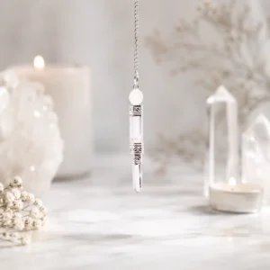 Pendel i bergkristall med silverdetaljer - produktbild 3